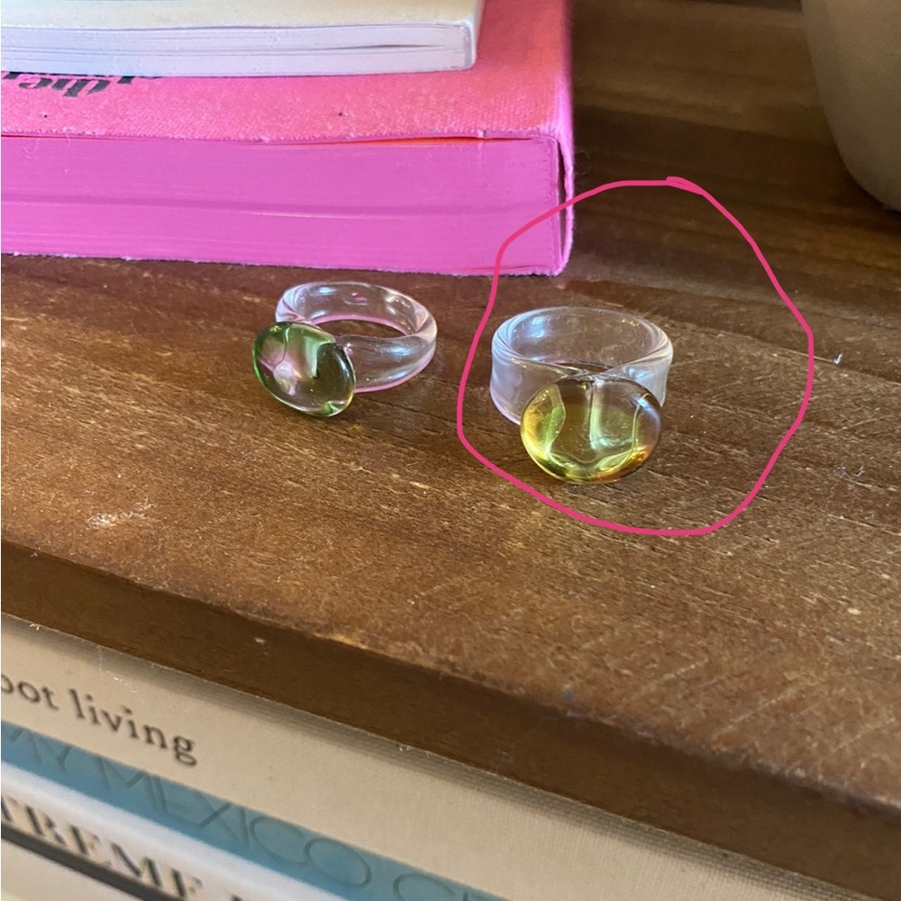 Glass ring. Size 6.